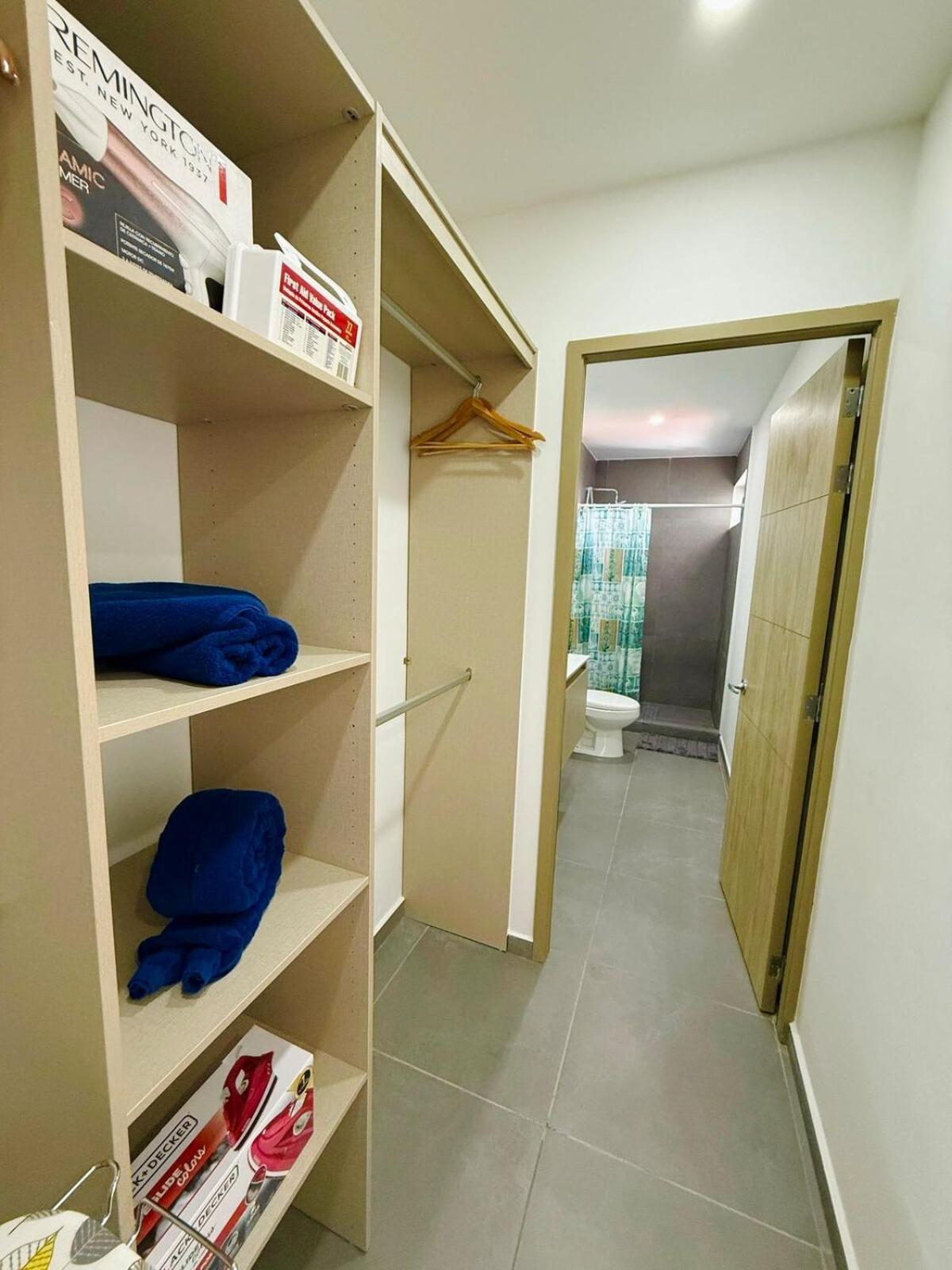 Escalon Apartment *