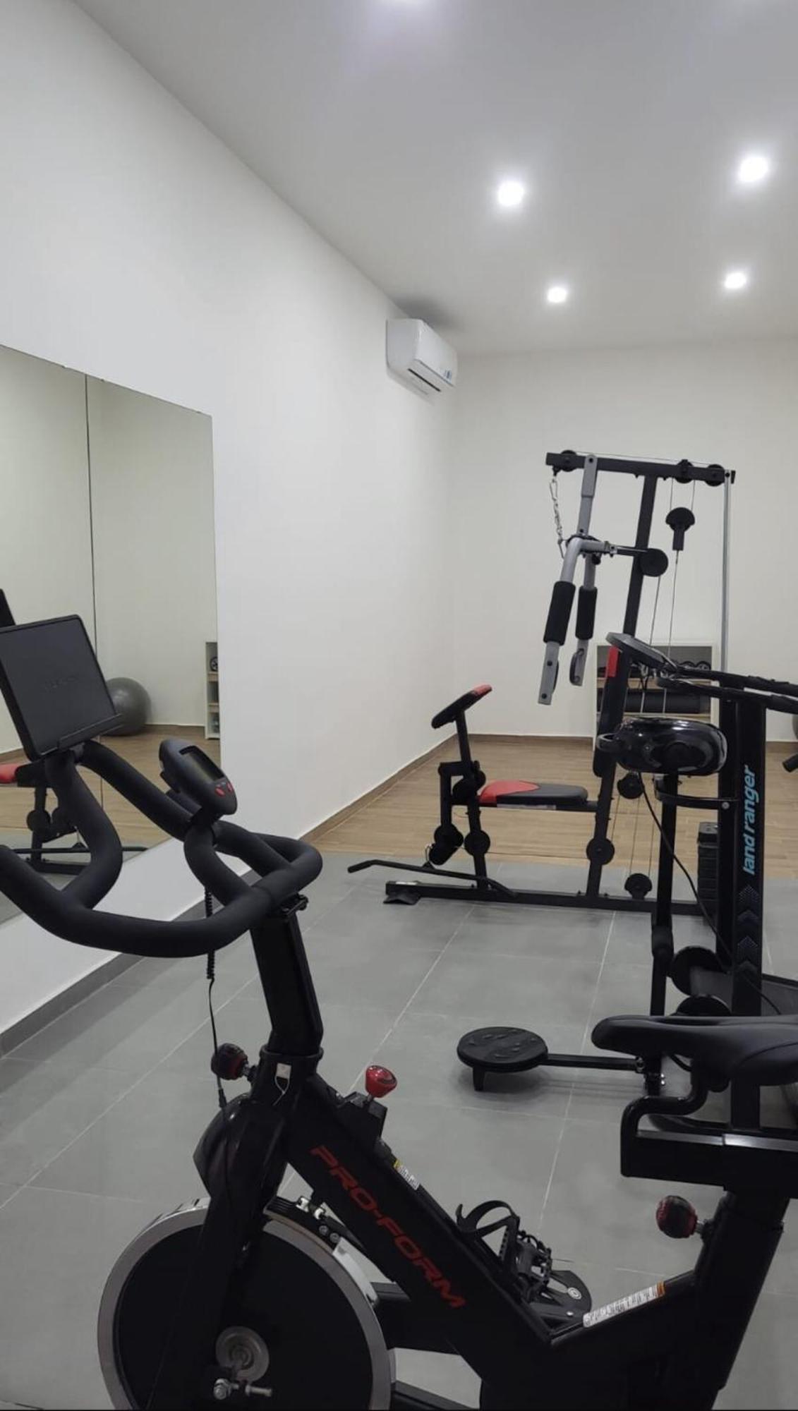 Escalon Apartment *